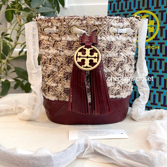 💢NWOT💢 Tory Burch Burgundy and Cream Bucket Bag 🛍️ - Picture 2 of 11